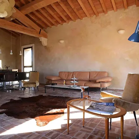 Schoene In Mit Gemeinsamem Garten Apartman Volterra